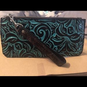 Beautiful NWT Patricia Nash wallet/wristlet